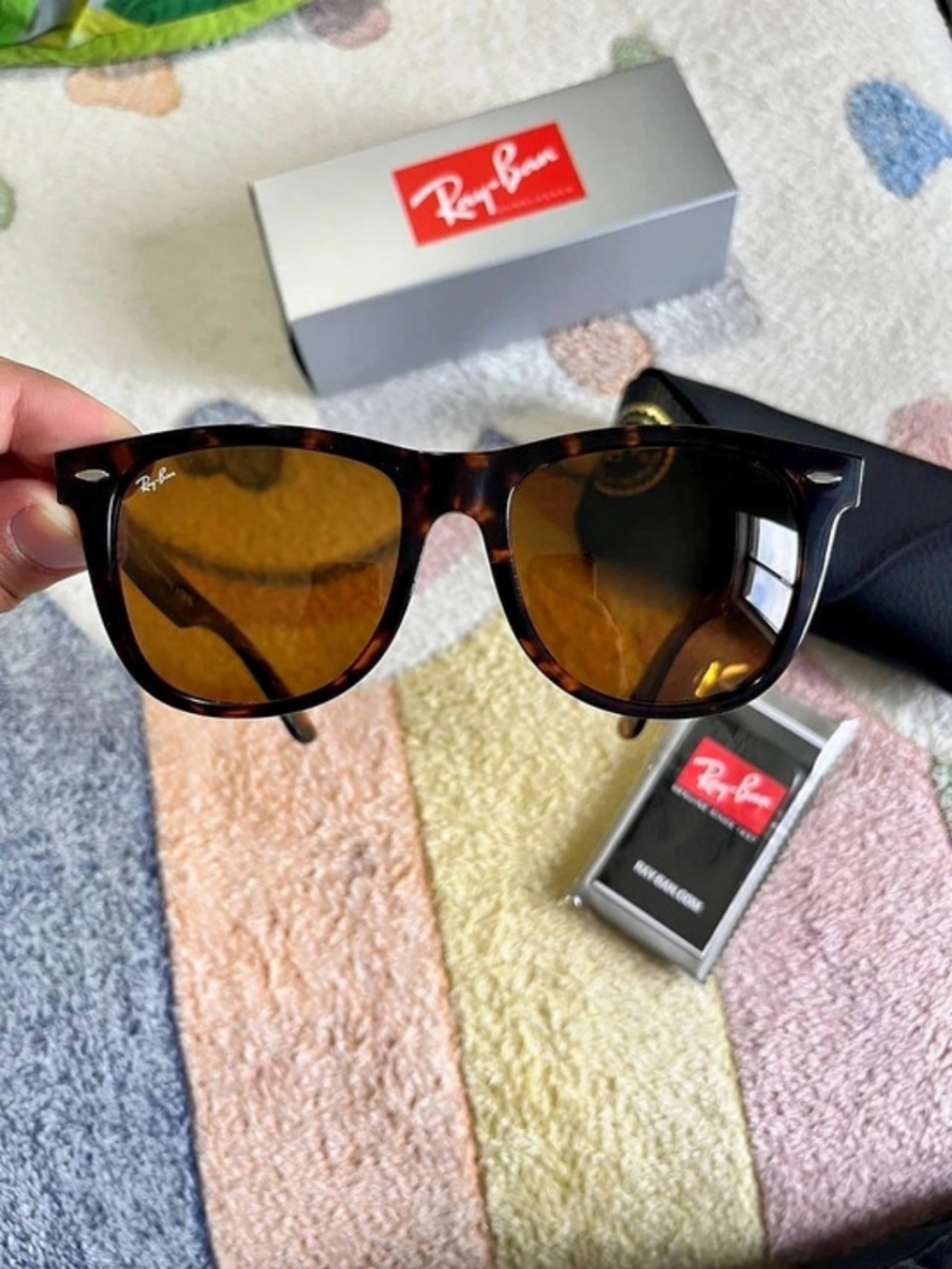 Ray-Ban Original Wayfarer Classic Sunglasses Tortoise